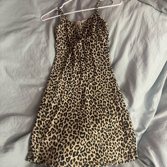 XS slip cheetah dress, very cute not too short - Picture 1 of 3